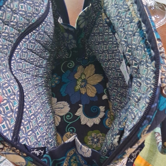 Vera Bradley Blue and Green Floral Travel Bag - Picture 9 of 9